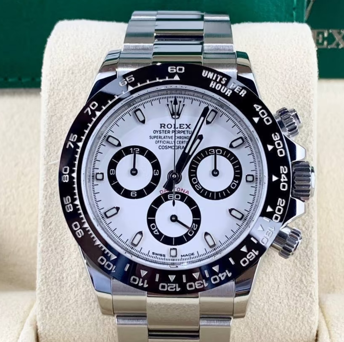 Customer with finest replica in Causeway Bay